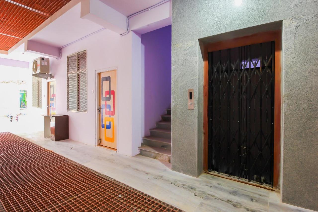 Oyo 17168 Hz Lodge Hyderabad Exterior foto